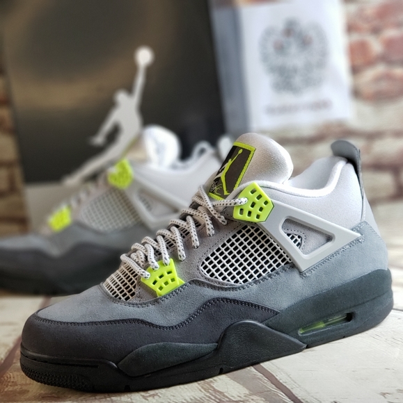 air jordan 4 se neon